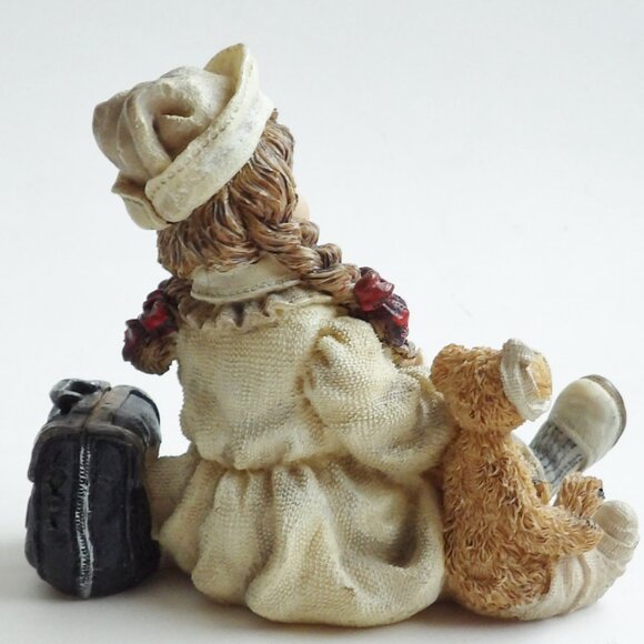 Yesterdays Child 1995 Katherine Amanda & Edmund Kind Hearts Nurse Figurine #3505 - Picture 4 of 10